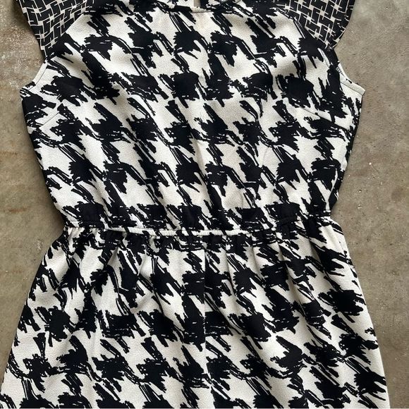 Hem & Thread Houndstooth Dress size small - Picture 5 of 11